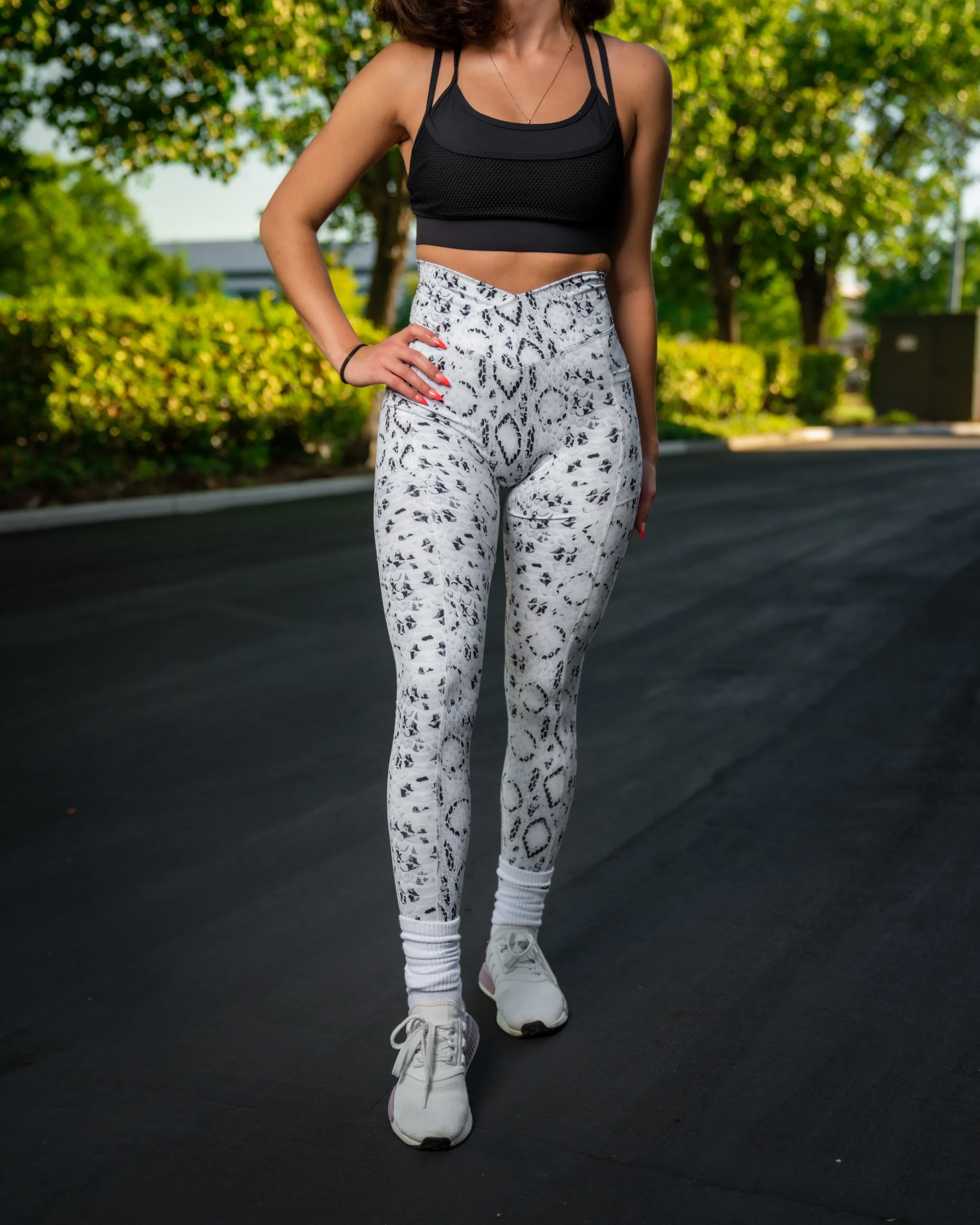 Effortless Vortex Pocket Leggings - White Cobra